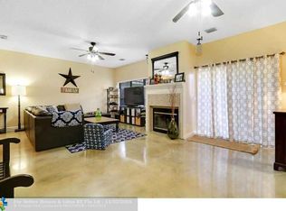 9421 NW 18th Pl, Plantation, FL 33322