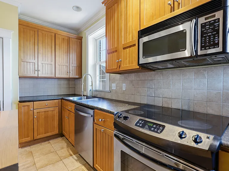 7106 Forsyth Blvd — Photo 8