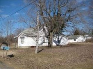 1912 Chestnut St, Harrisburg, IL 62946