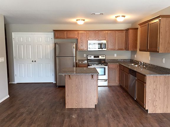 2nd image of 2903 SW Amberwood Blvd #2