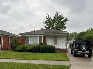 13344 Sycamore St, Southgate, MI 48195