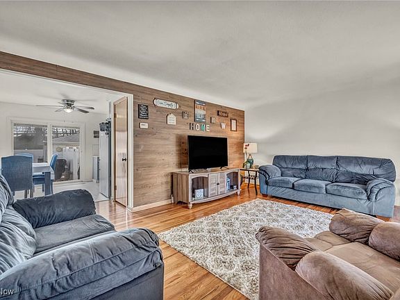 4th image of 29410 Shaker Dr