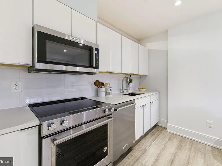 1465 Harvard St NW #B101 — Photo 7