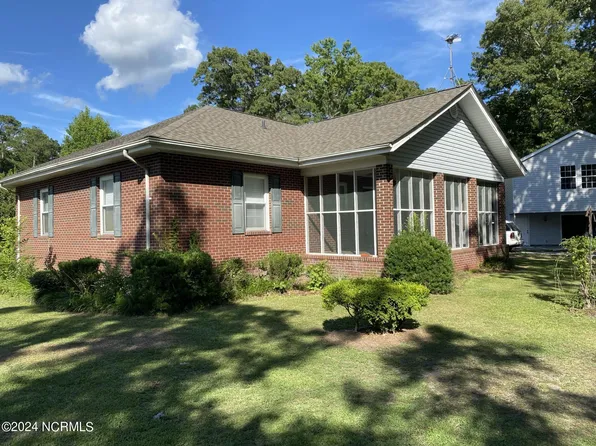 700 Crabtree Road, Belhaven, NC 27810