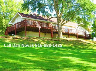 10450 NE Reinking Rd, Kansas City, MO 64156