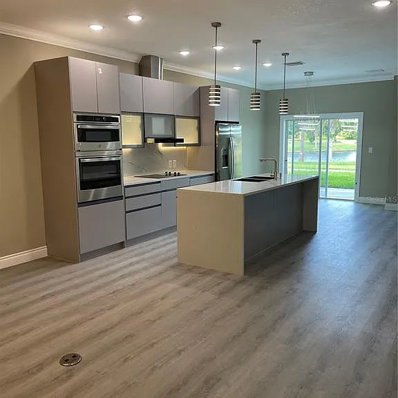 1810 Brentwood Ct — Photo 3