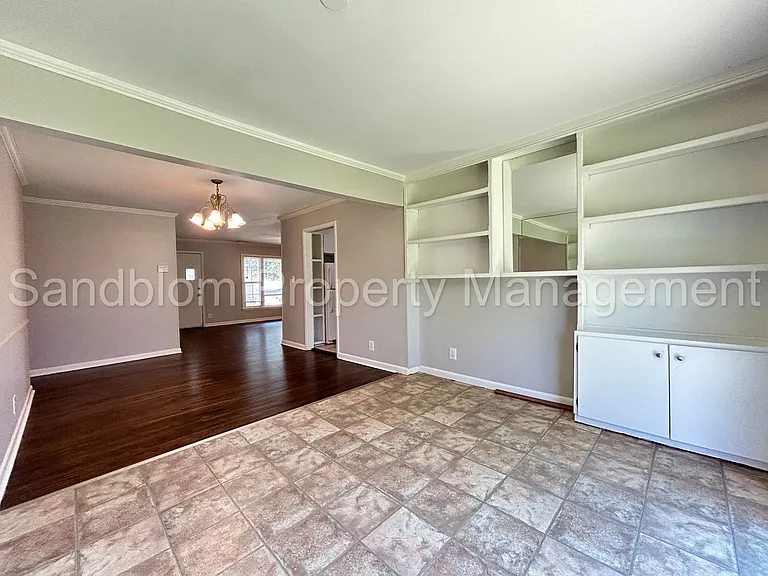 4520 E 21st Pl — Photo 7