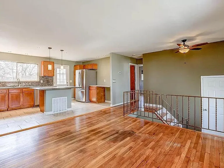2777 Cornwall Dr — Photo 3