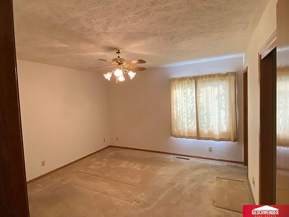 3rd image of 15211 Rock Creek Dr