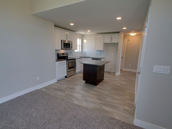 4th image of 260 SE Waco Pl