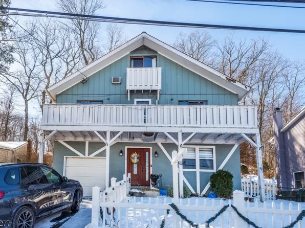 208 Maxim Dr, Hopatcong Boro, NJ 07843