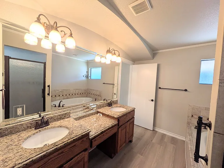 6618 Cloverbend St — Photo 44