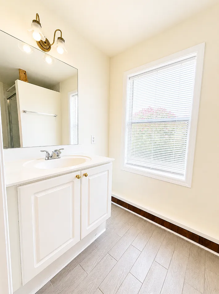 4 bed, 1304 sqft, $2,100 — Photo 4
