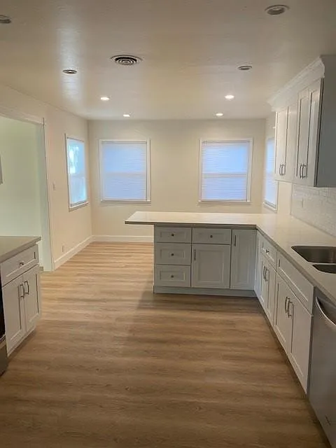 2 bed, 1355 sqft, $3,800 — Photo 2