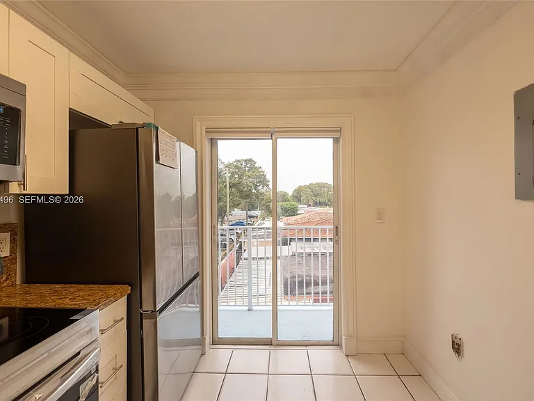 2575 SW 27th Ave — Photo 13