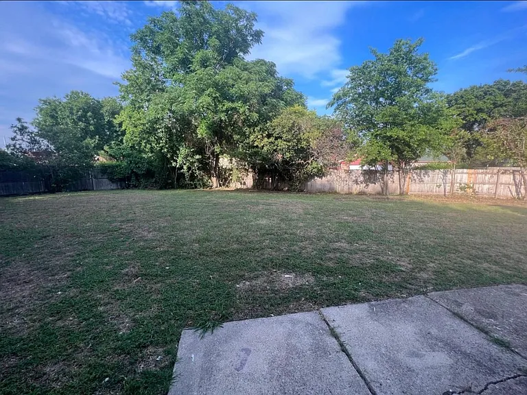 6004 Pinto Cir — Photo 28