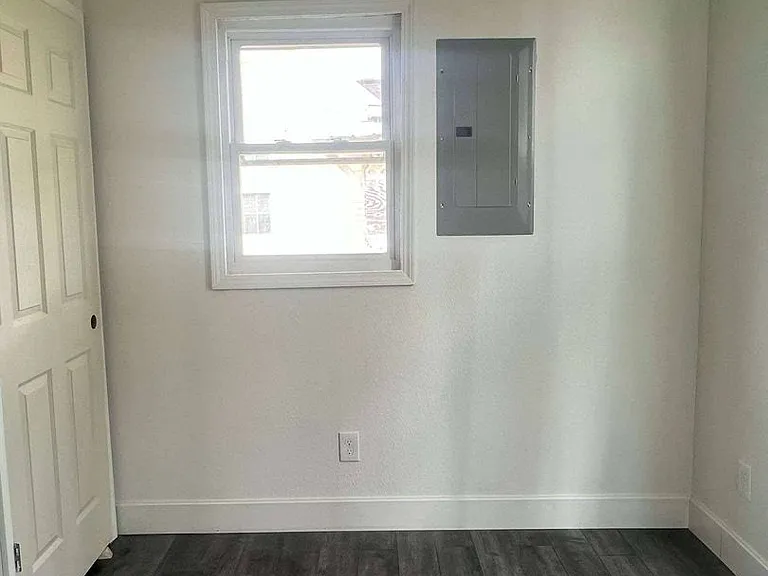 2409 S Willard Ave — Photo 11