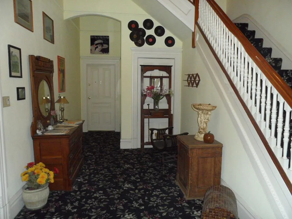 Studio, 400 sqft, $1,795 — Photo 4