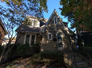 364 Robinson Ct, Riverside, IL 60546