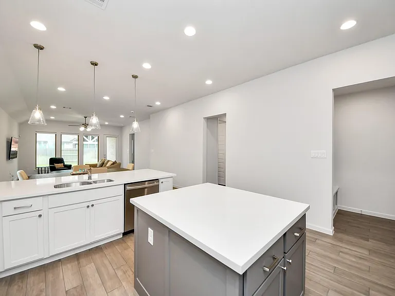11210 Burgus Farm Rd — Photo 15