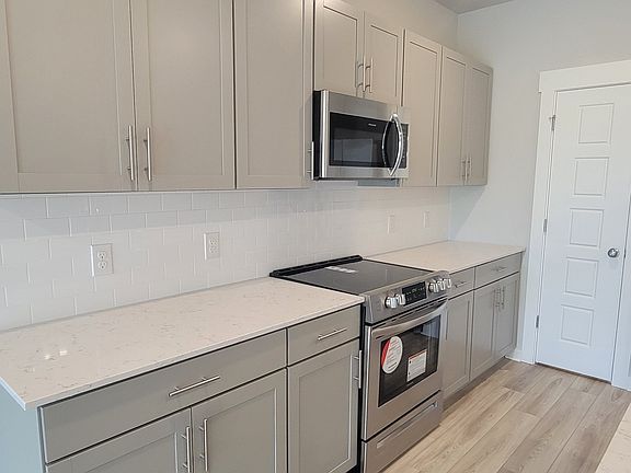 4th image of 382 Casper Dr