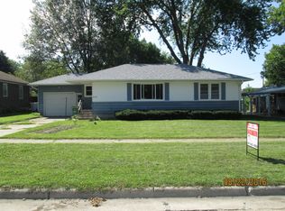 695 2nd St SW, Britt, IA 50423