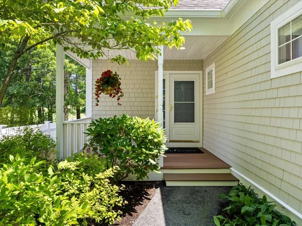 9 Blue Meadow Court UNIT 9, Bourne, MA 02532