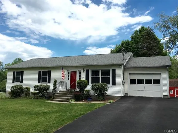 32 Kobelt Dr, Shawangunk, NY 12589