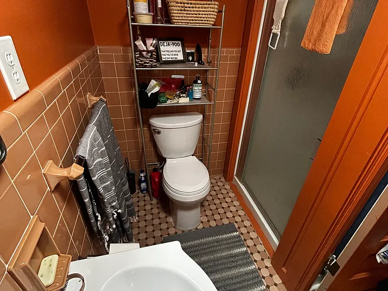 3851 Dewey Ave #B — Photo 9
