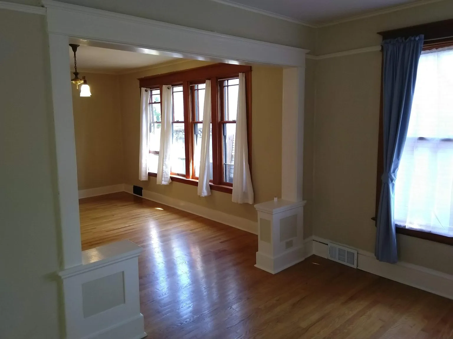 2 bed, 1000 sqft, $4,050 — Photo 2