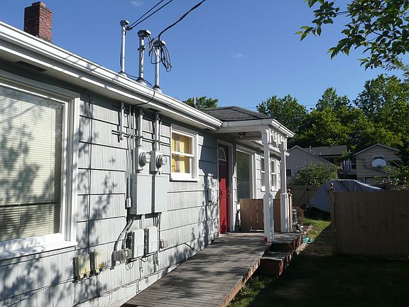 ramp accessible
entrants to unit