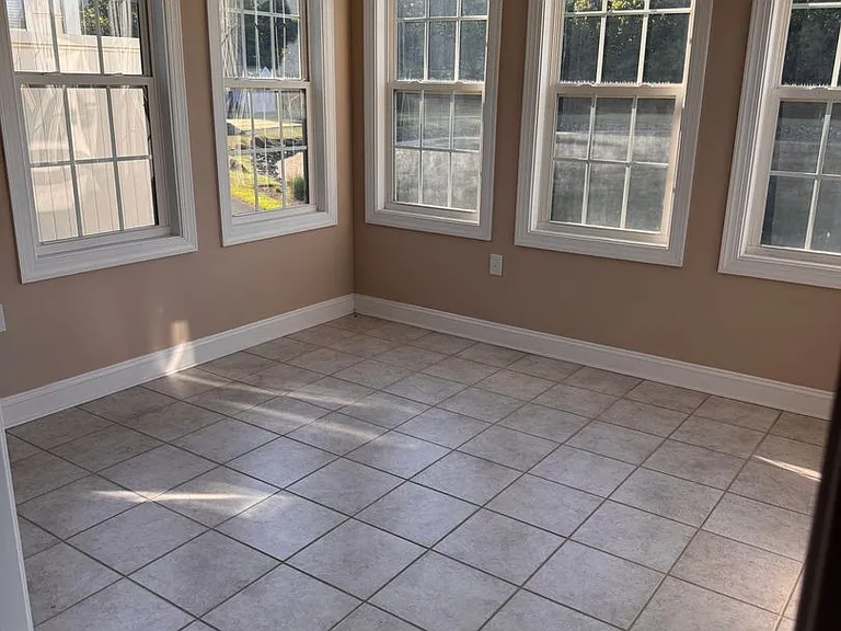 10 Shoreline Dr — Photo 6