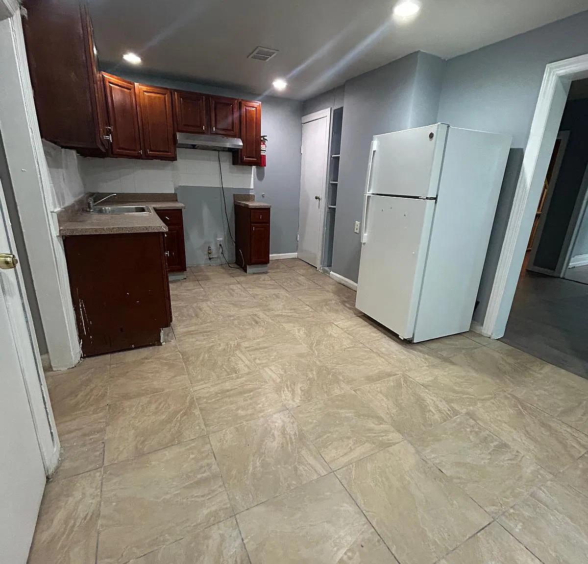 4 bed, $2,700 — Photo 2