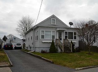 77 Windsor Rd, Pawtucket, RI 02861