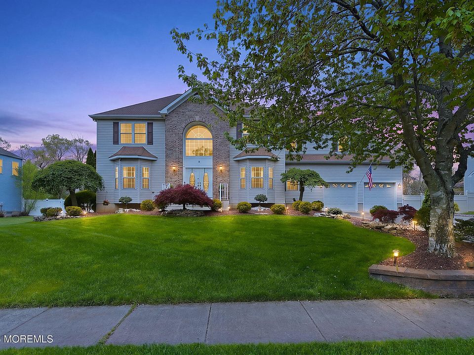 1st image of 8 Arboretum Drive