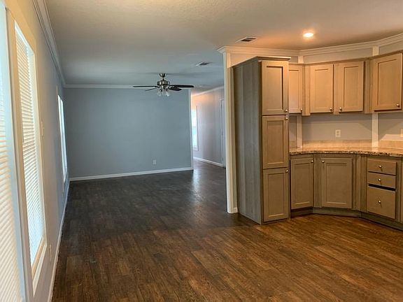 2nd image of 4041 Roberts Way #Yhole9