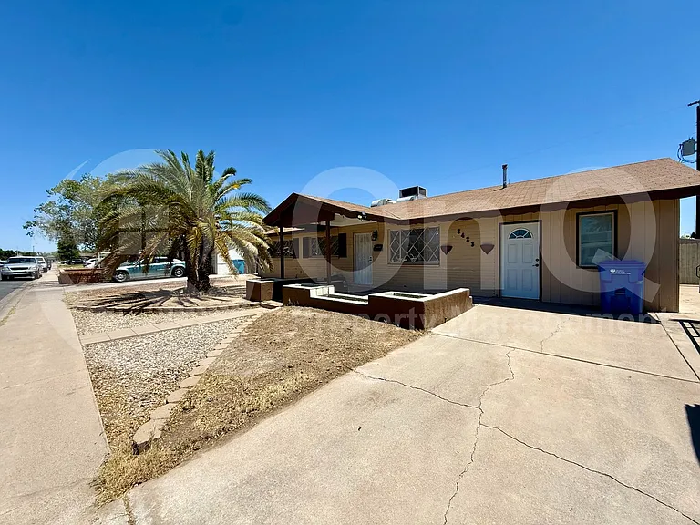 3423 W Aster Dr — Photo 2