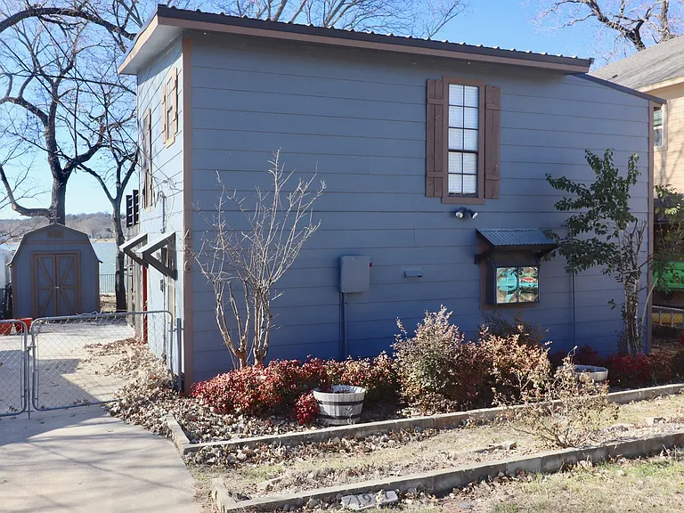 1937 E Lake Dr — Photo 34