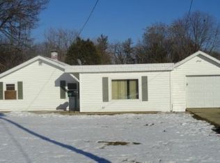 665 Oak St, Galesburg, IL 61401