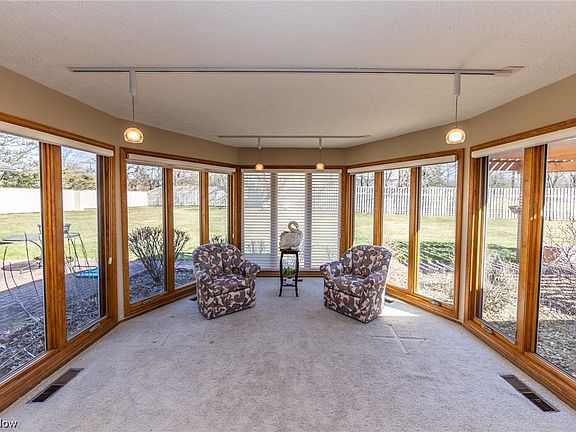 5th image of 22035 Meadows Edge Ln