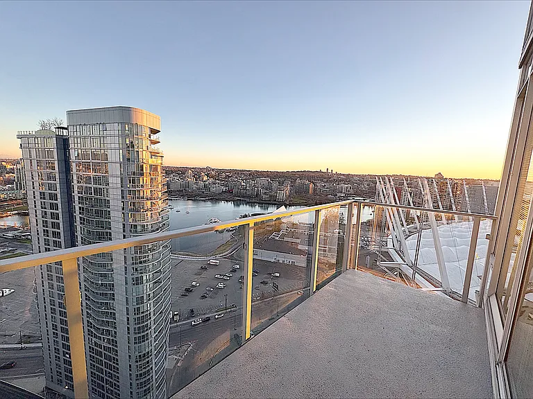 97 W Georgia St #1411 — Photo 5