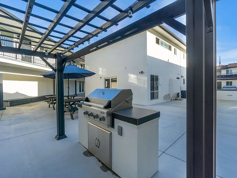 Torrance Gateway Apartments — Photo 22