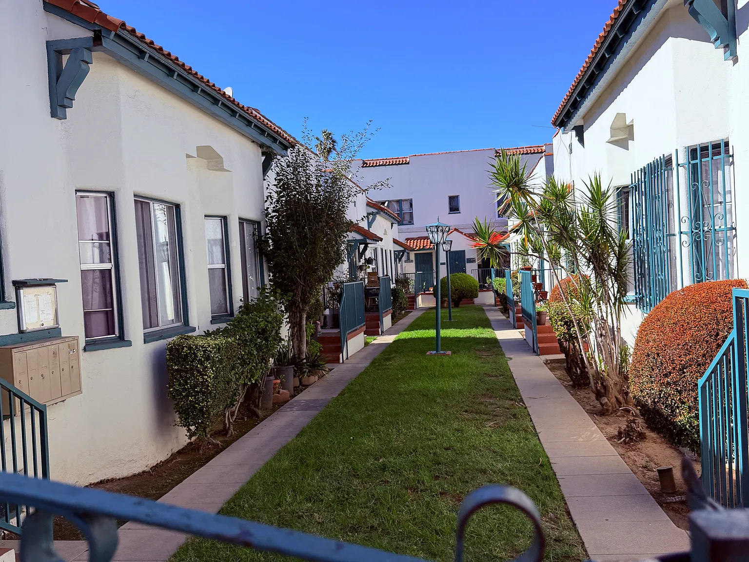 1 bed, 800 sqft, $2,100 — Photo 2