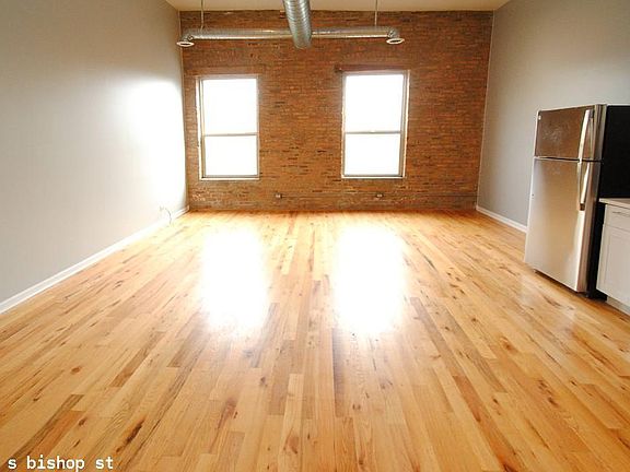 4th image of 1822 S Bishop St #813