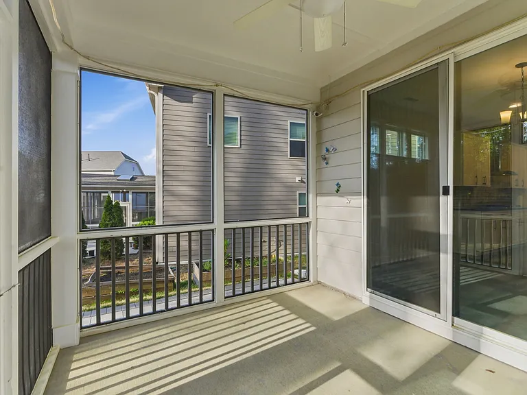 721 Vine Pond Ct — Photo 42