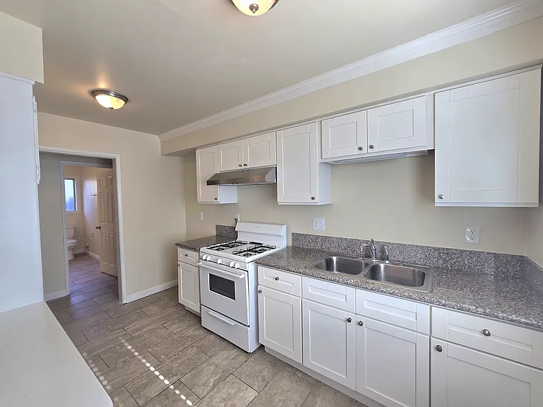 273 Alpine St #E — Photo 8