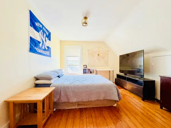 3 Foster St #2L, Boston, MA 02113