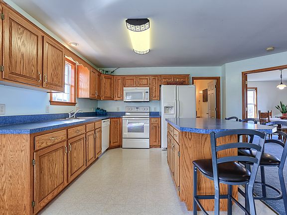 2nd image of 177 Baldwin Blvd