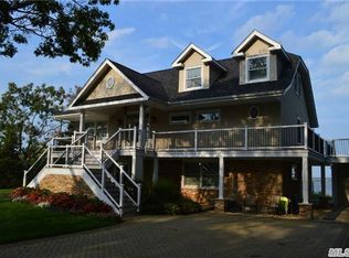 67 Huntington Ln, Flanders, NY 11901