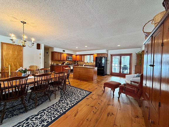 2nd image of 780-782 Bagdad Rd